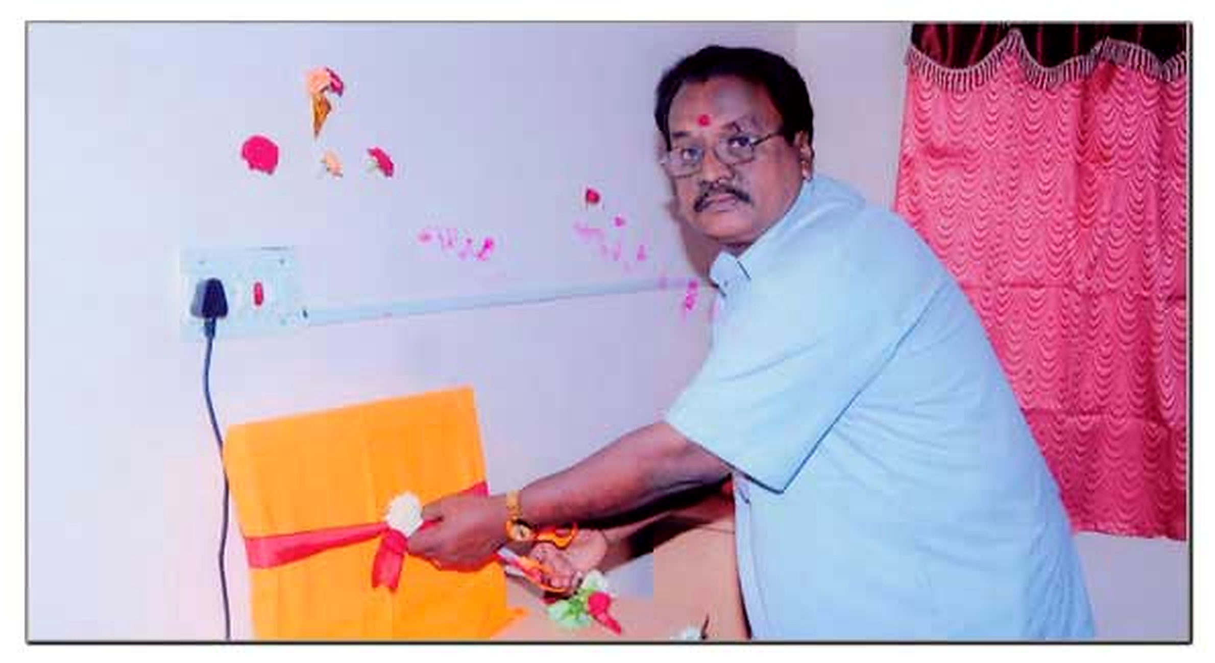 Arya Vysya Sangham President Sri. Muthyala Rangaiah inaugurates Desktop Computer at Girls Hostel