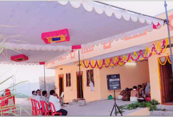 New construction for the visitors. It facilitates visitors to change dresses and other formalities/rituals.